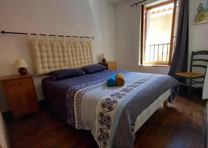 Atypique Dans Maison Du 18eme Siecle Vakantiehuis